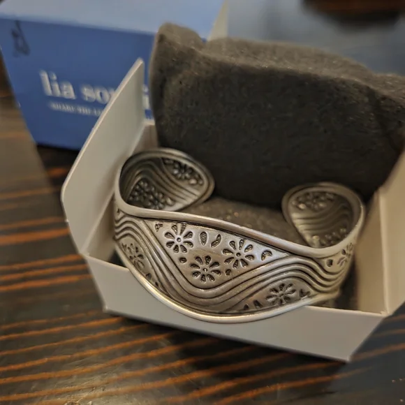 Lia Sophia Silver Cuff Bracelet - Picture 5 of 5
